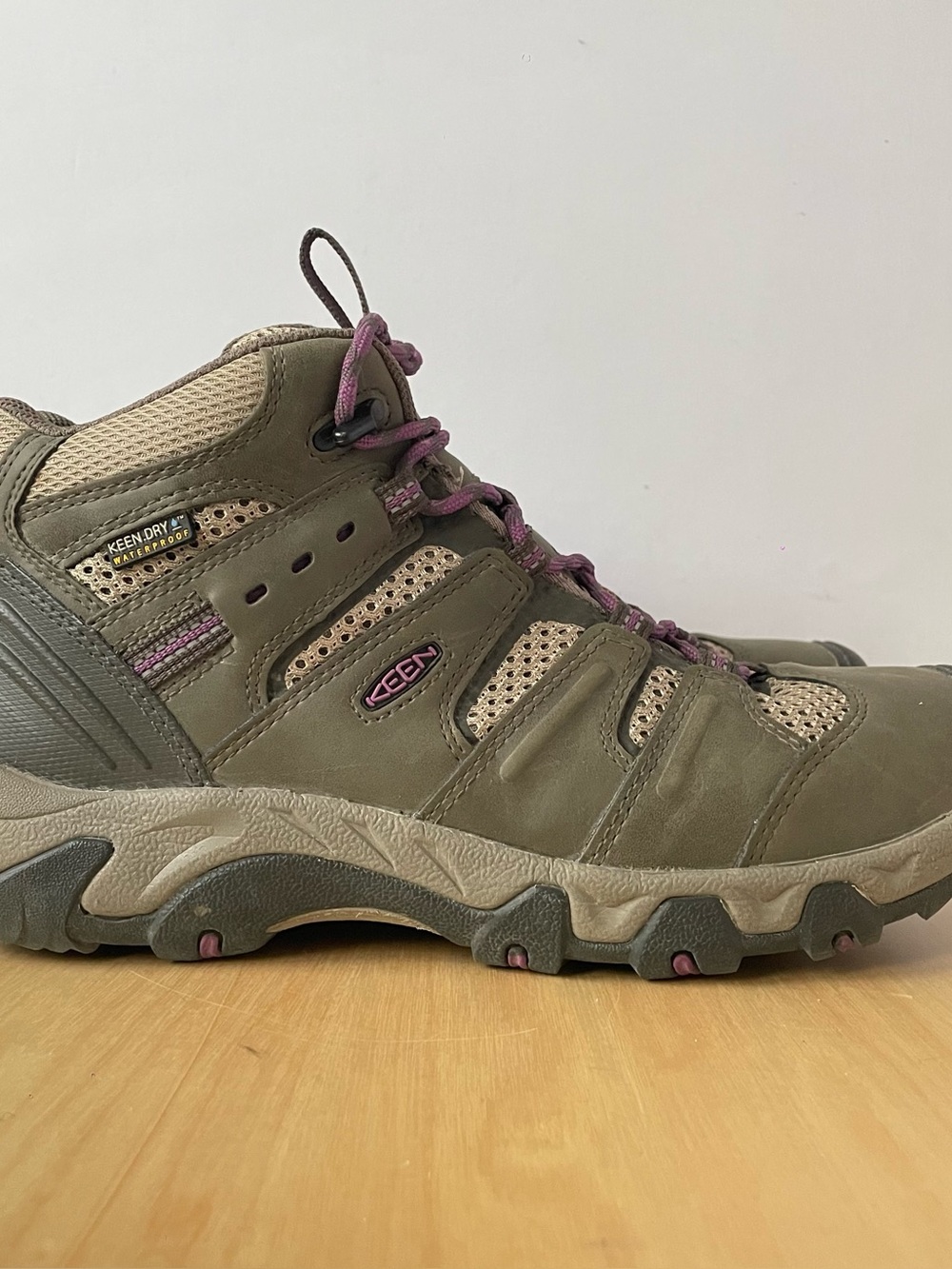 KEEN Women's Koven Mid Waterproof Hiking Boot | US 9
